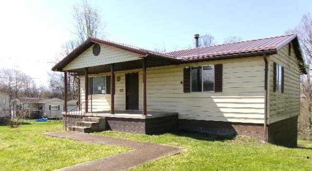 Photo of 8 Sizemore Ln, Scarbro, WV 25917