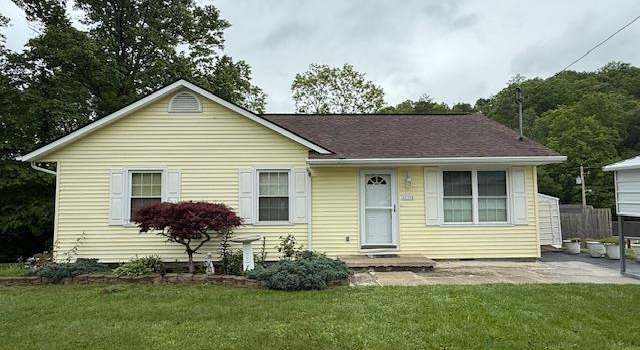 Photo of 137 Harper Cir, Surveyor, WV 25932