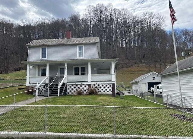 Property at 869 Coopers St, Bramwell, WV 24715, 4 beds, 1.5 baths