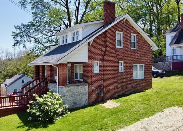 Property at 2701 Valley View Ave, Bluefield, WV 24701, 3 beds, 1.5 baths