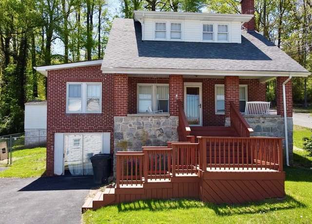 Property at 2701 Valley View Ave, Bluefield, WV 24701, 3 beds, 1.5 baths