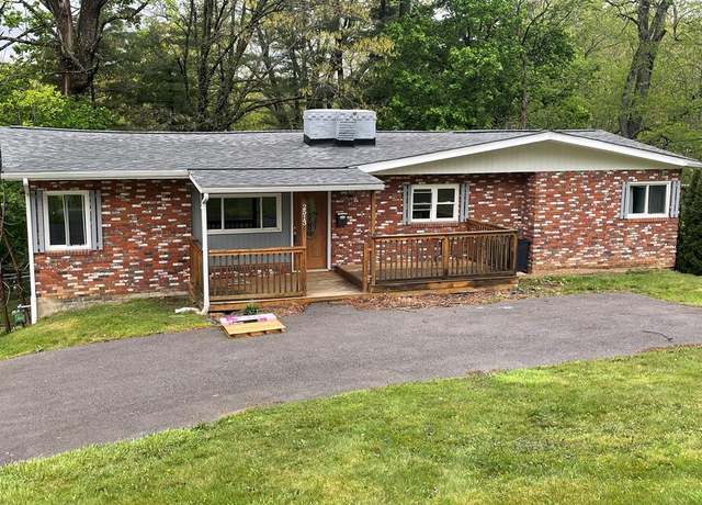 Property at 2513 Grandview St, Bluefield, WV 24701, 4 beds, 2 baths