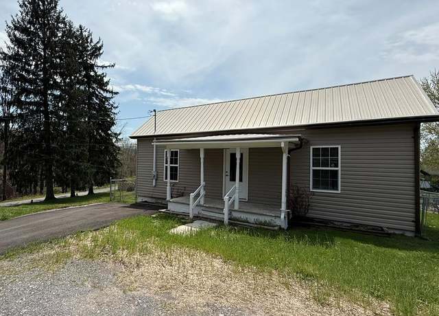 Property at 115 Royal St, Princeton, WV 24740, 4 beds, 1 bath