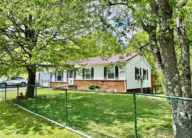 Property at 236 Caraway St, Princeton, WV 24739, 3 beds, 1 bath