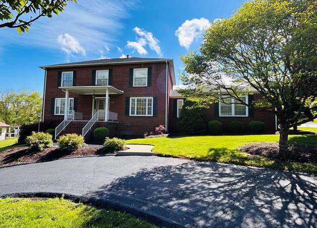 Property at 655 Robin St, Bluefield, VA 24605, 4 beds, 3 baths