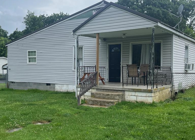 Property at 111 Union Dr, Princeton, WV 24740, 4 beds, 2 baths