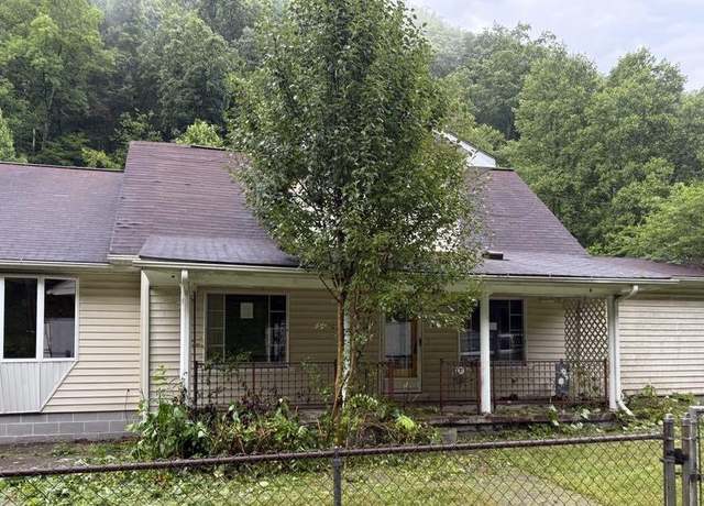 Property at 811 Raysal Hollow Rd, Raysal, WV 24879, 3 beds, 1.5 baths