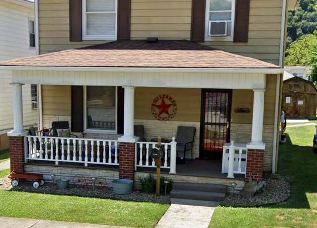 Property at 204 Miller Ave, Hinton, WV 25951, 3 beds, 1.5 baths
