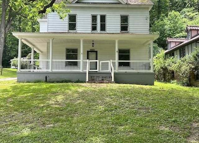 Property at 407 Duhring Ave, Bramwell, WV 24715, 4 beds, 1.5 baths