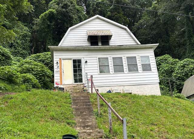 Property at 1322 Ronceverte St, Bluefield, WV 24701, 3 beds, 1 bath