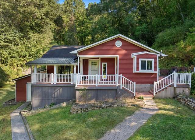 Property at 1525 Greentown Loop Rd, Oak Hill, WV 25901, 4 beds, 1.5 baths