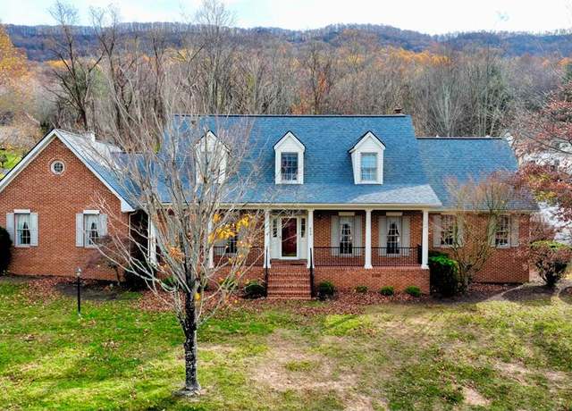 Property at 630 Oriole St, Bluefield, VA 24605, 4 beds, 2.5 baths