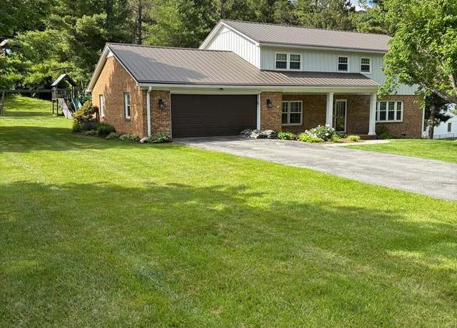 Property at 529 Summit, Bluefield, VA 24605, 5 beds, 3.5 baths