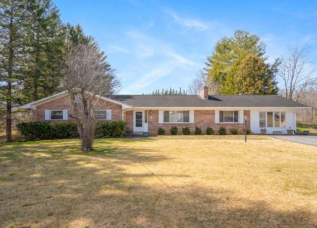 Property at 205 Bluestone Dr, Bluefield, VA 24605, 3 beds, 2 baths