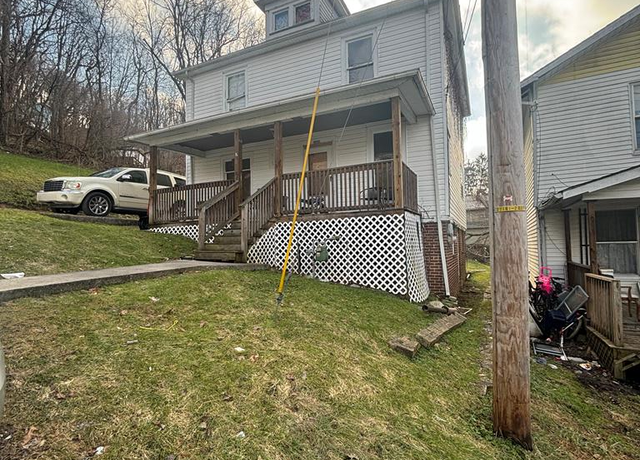 Property at 200 Alder St, Bluefield, WV 24701, 3 beds, 2 baths
