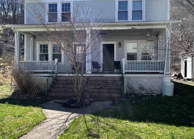 Property at 245 West Railroad Ave, Pocahontas, VA 24635, 6 beds, 2.5 baths