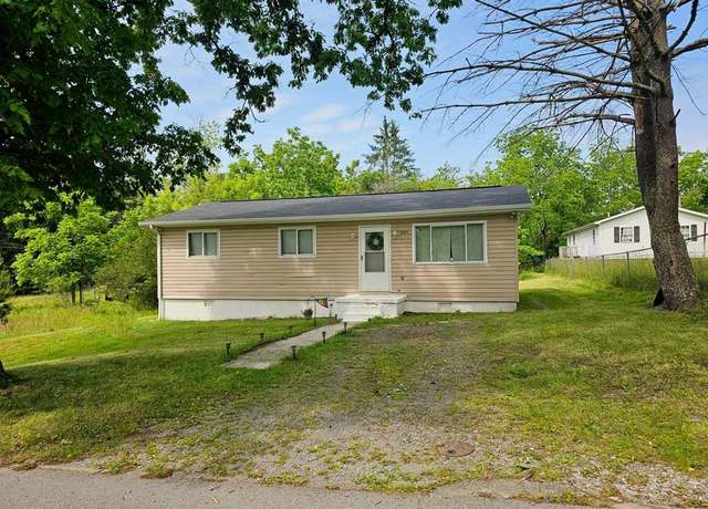 Property at 207 High St, Princeton, WV 24740, 3 beds, 1 bath