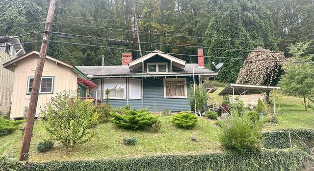Photo of 206 Bluestone Ave, Bramwell, WV 24715
