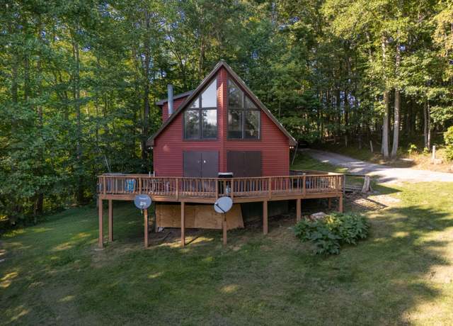 Property at 984 Mountain View Pkwy, Alderson, WV 24910, 3 beds, 1.5 baths