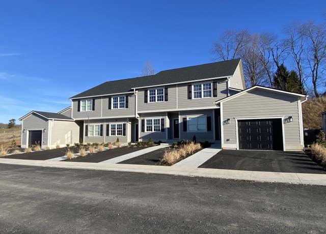 Property at 222 Ivy Ter, Lewisburg, WV 24901, 2 beds, 2.5 baths