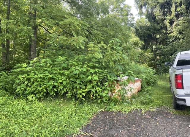 Property at 155 Collins Pl, Clear Creek, WV 25044
