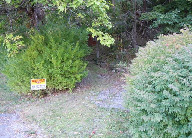 Property at 533 4th Ave, Marlinton, WV 24954, 2 beds, 1 bath