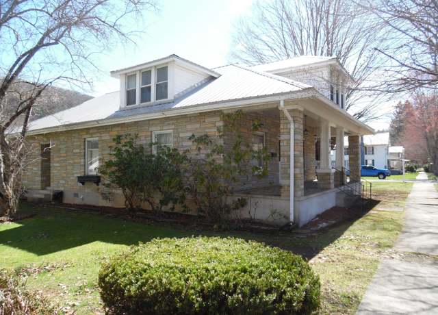 Property at 1025 2nd Ave, Marlinton, WV 24954, 4 beds, 2 baths
