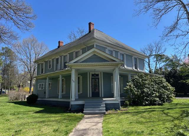 Property at 1130 N Jefferson St, Lewisburg, WV 24901, 5 beds, 2.5 baths
