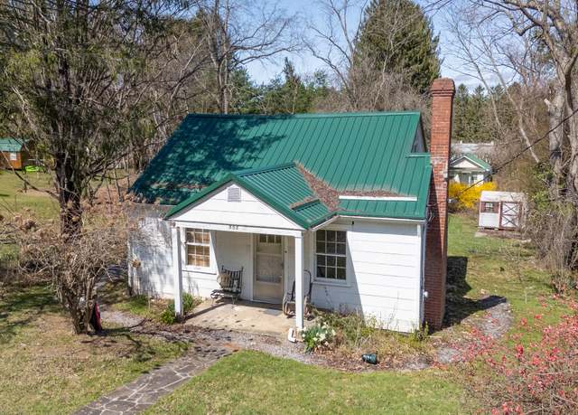 Property at 296 Frazier St, Lewisburg, WV 24901, 2 beds, 1 bath