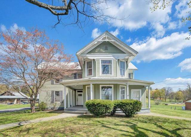 Property at 464 Chestnut Ave Unit E, Alderson, WV 24910, 4 beds, 2 baths