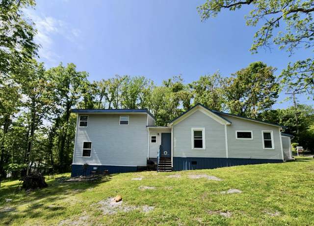 Property at 208 Maple St, Lewisburg, WV 24901, 4 beds, 2 baths