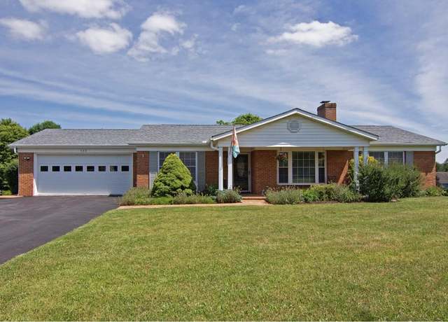 Property at 133 Sunshine Dr #2, Lewisburg, WV 24901, 3 beds, 2 baths