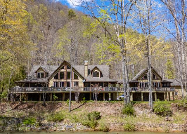 Property at 633 River Trail Ln, Lewisburg, WV 24901, 5 beds, 4 baths