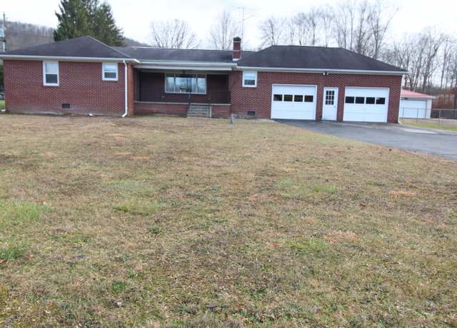 Property at 1082 State Route 3 And 12, Hinton, WV 25951, 3 beds, 1.5 baths