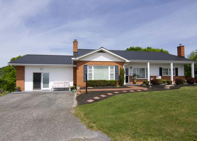 Property at 4061 Fairview Rd, Lewisburg, WV 24901, 4 beds, 3 baths