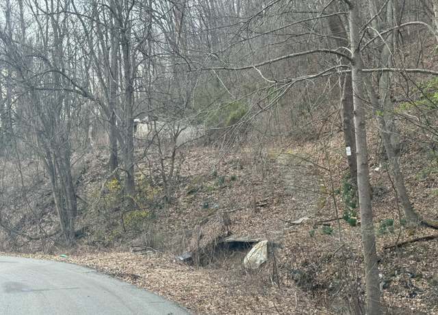 Property at 718 Adrian Rd, Charleston, WV 25314