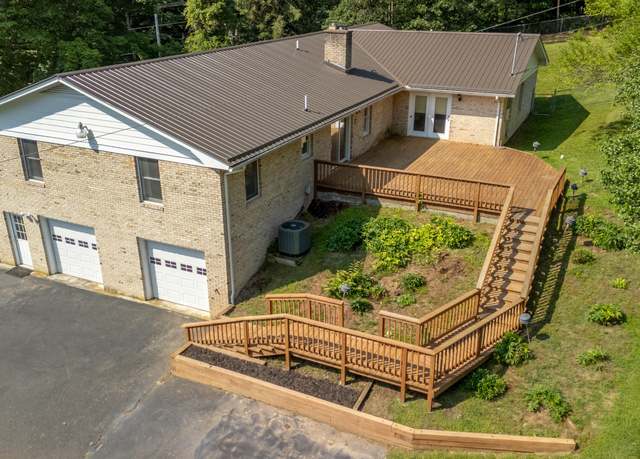 Property at 633 Judyville Rd, Lewisburg, WV 24901, 4 beds, 4.5 baths