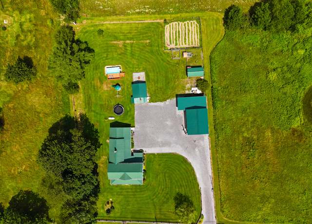 Property at 8189 Seneca Trl, Hillsboro, WV 24946, 4 beds, 1.5 baths