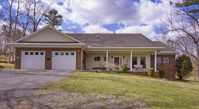 Photo of 270 Meadow Ln, Lewisburg, WV 24901
