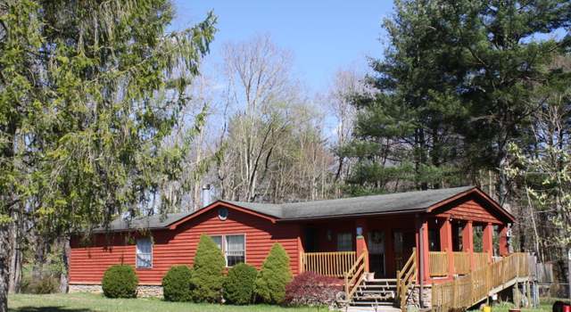 Photo of 191 Colonial Manor Dr, Jumping Branch, WV 25969