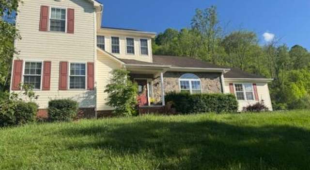 Photo of 213 Fairway View Dr, Peterstown, WV 24963