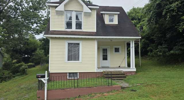 Photo of 221 Cedar St, Ronceverte, WV 24970