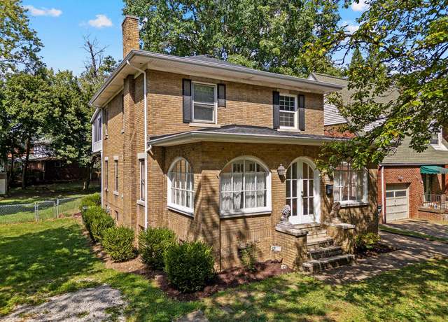 Property at 1220 Enslow Blvd, Huntington, WV 25701, 4 beds, 3 baths
