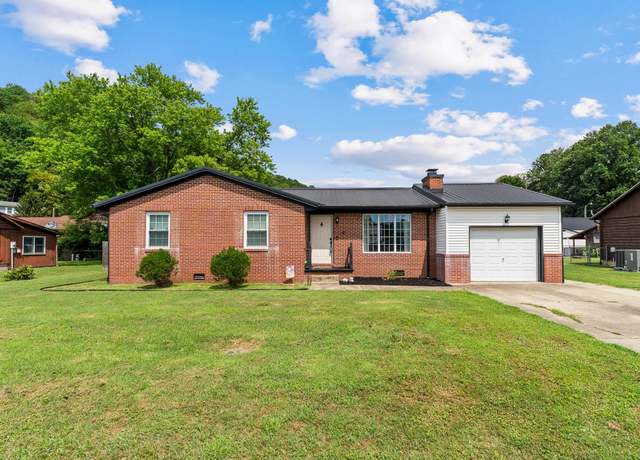 Property at 6 Gloucester Ct, Barboursville, WV 25504, 3 beds, 2 baths