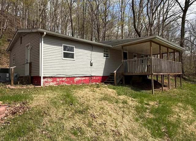 Property at 4453 8th Street Rd, Huntington, WV 25701, 2 beds, 1 bath