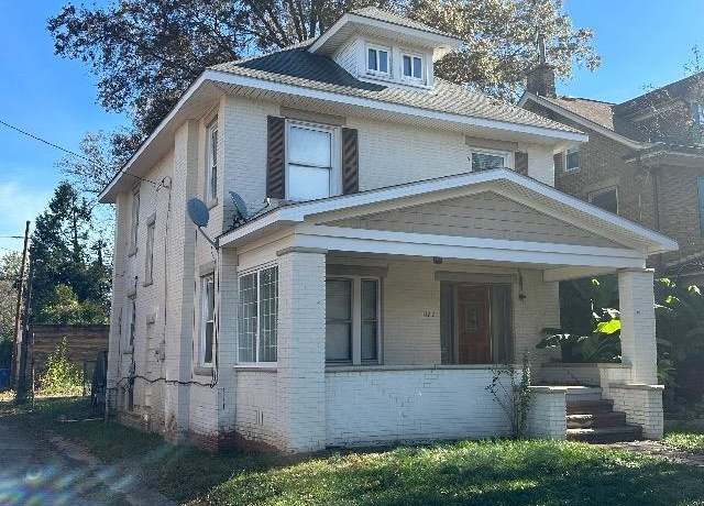 Property at 1122 10th St, Huntington, WV 25701, 4 beds, 2 baths