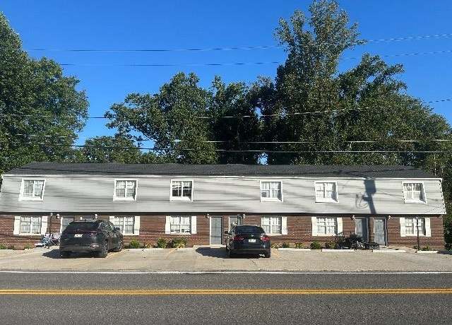 Property at 5960 E Pea Ridge Rd, Huntington, WV 25705, 2 beds, 1.5 baths