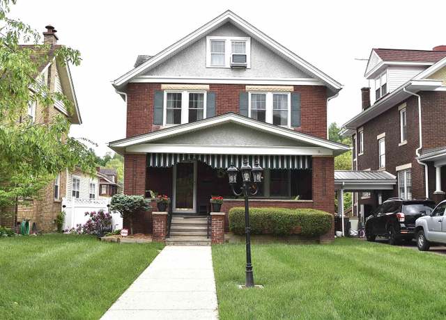 Property at 225 10th Ave, Huntington, WV 25701, 4 beds, 2 baths