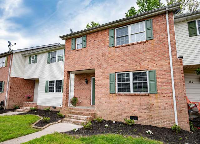 Property at 6323 Aracoma Dr, Huntington, WV 25705, 3 beds, 2.5 baths