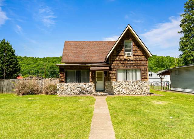 Property at 3712 Riverside Dr, Huntington, WV 25705, 3 beds, 2 baths